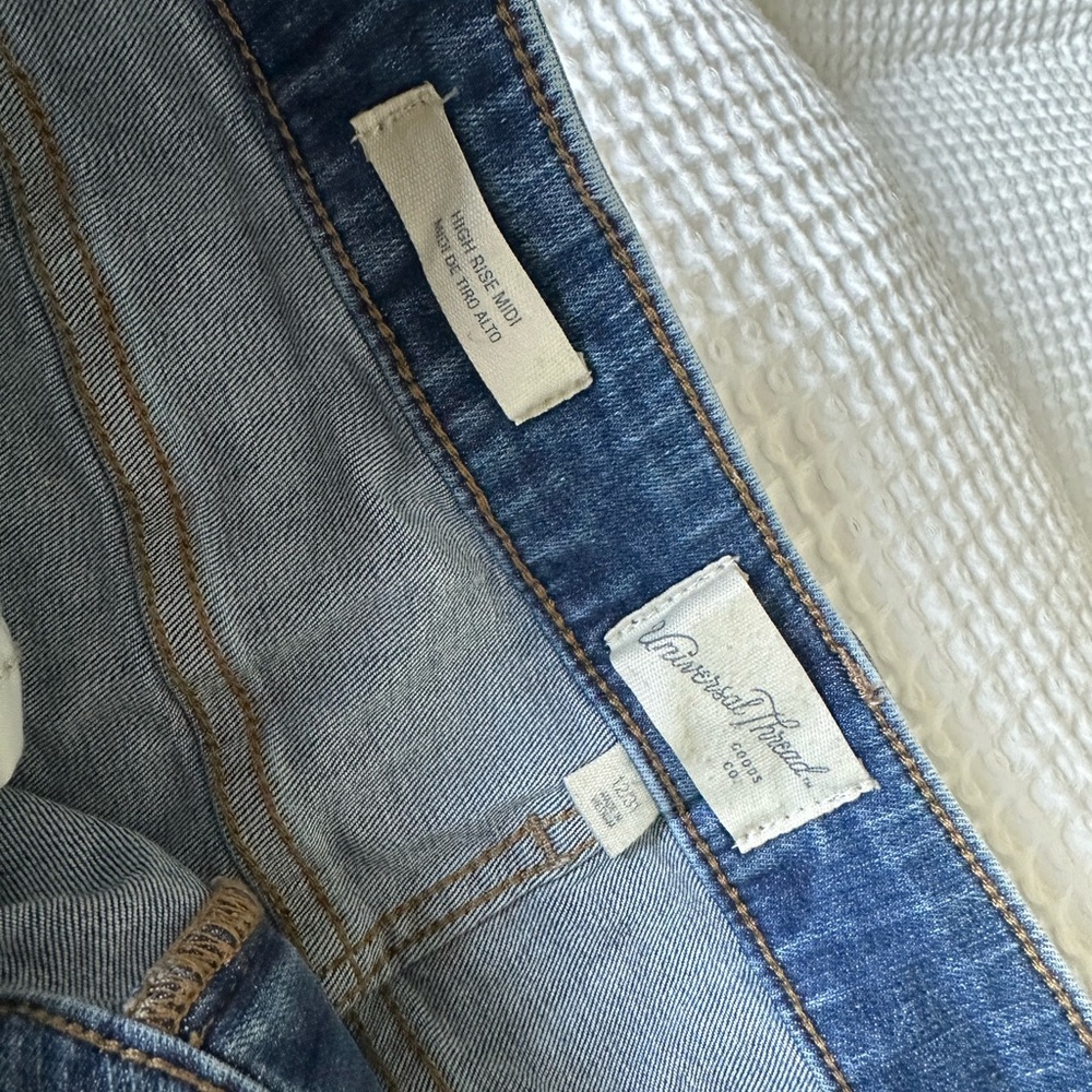 Universal Thread Ripped Blue Jean Shorts - Picture 2 of 3